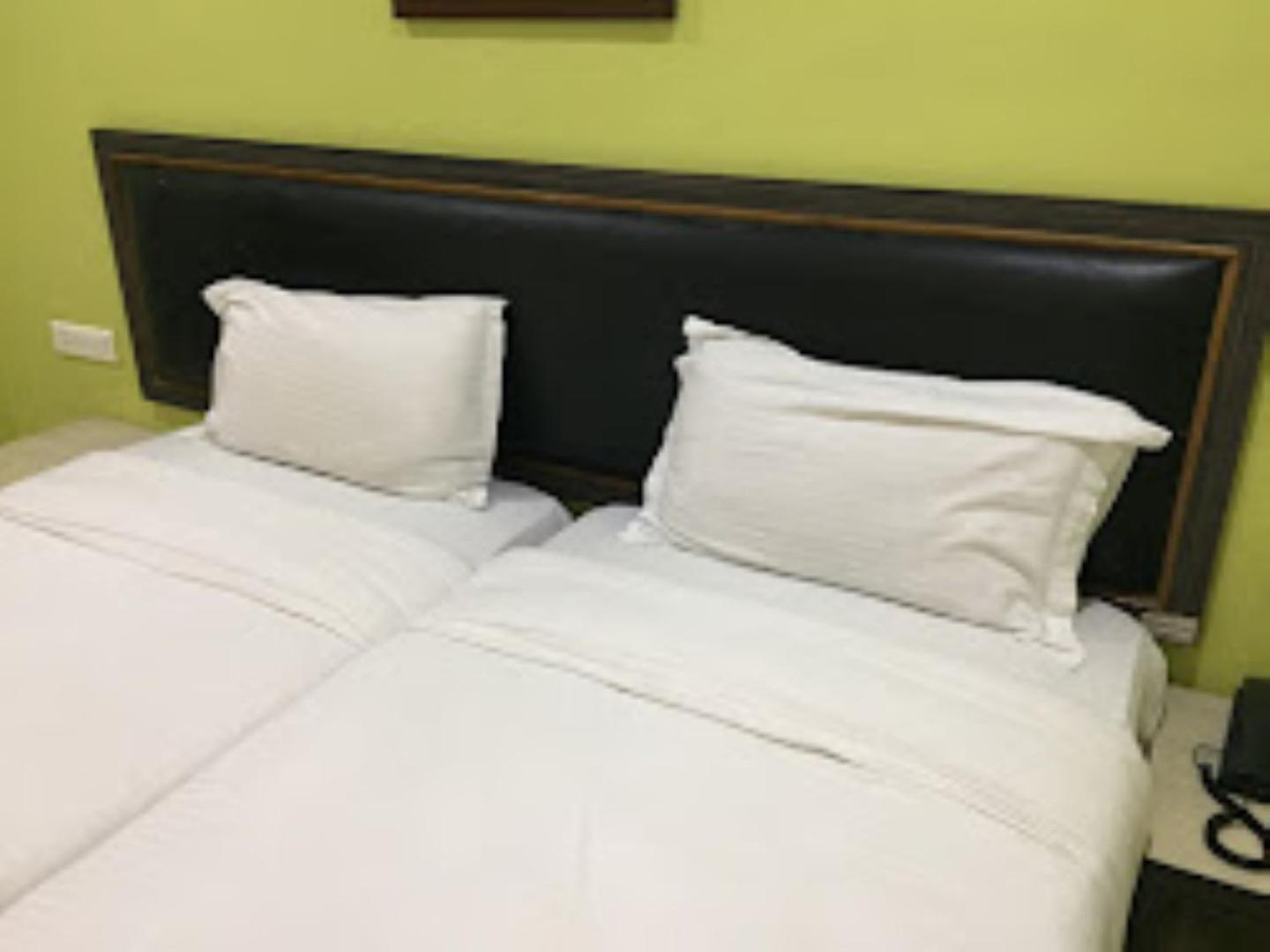 Gokul Plaza Hotell Bhubaneswar Exteriör bild