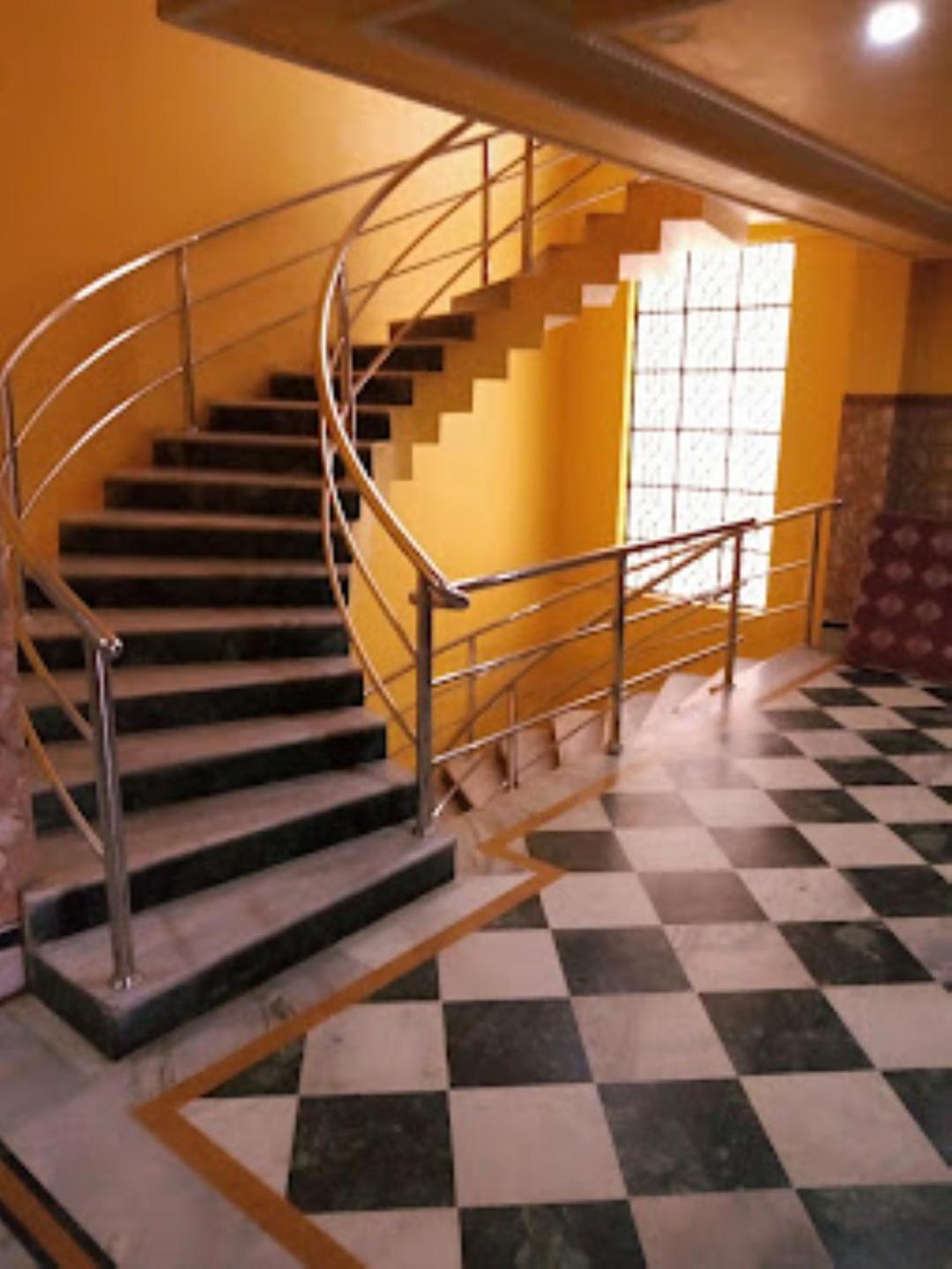 Gokul Plaza Hotell Bhubaneswar Exteriör bild