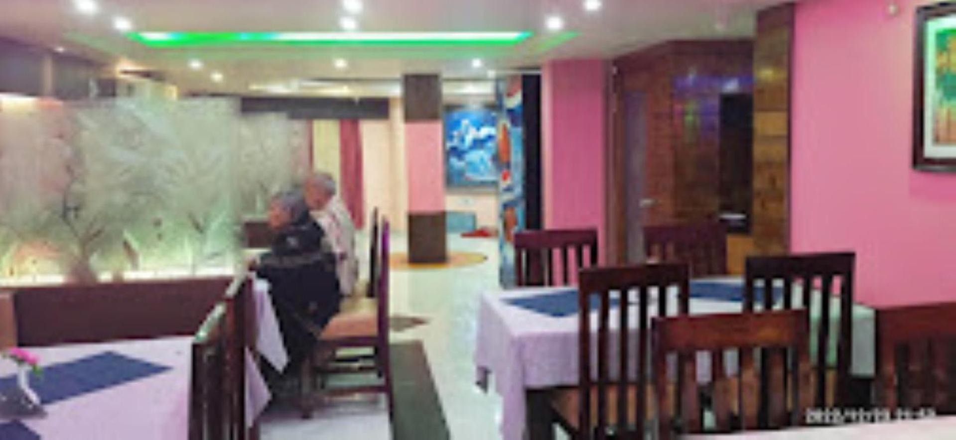 Gokul Plaza Hotell Bhubaneswar Exteriör bild
