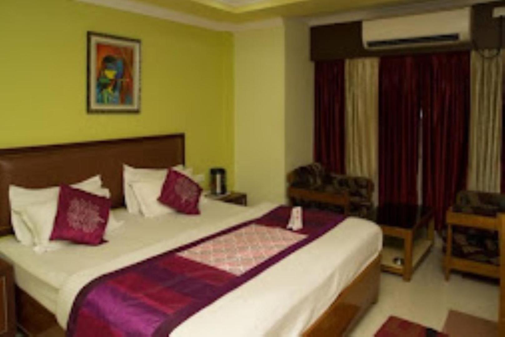 Gokul Plaza Hotell Bhubaneswar Exteriör bild