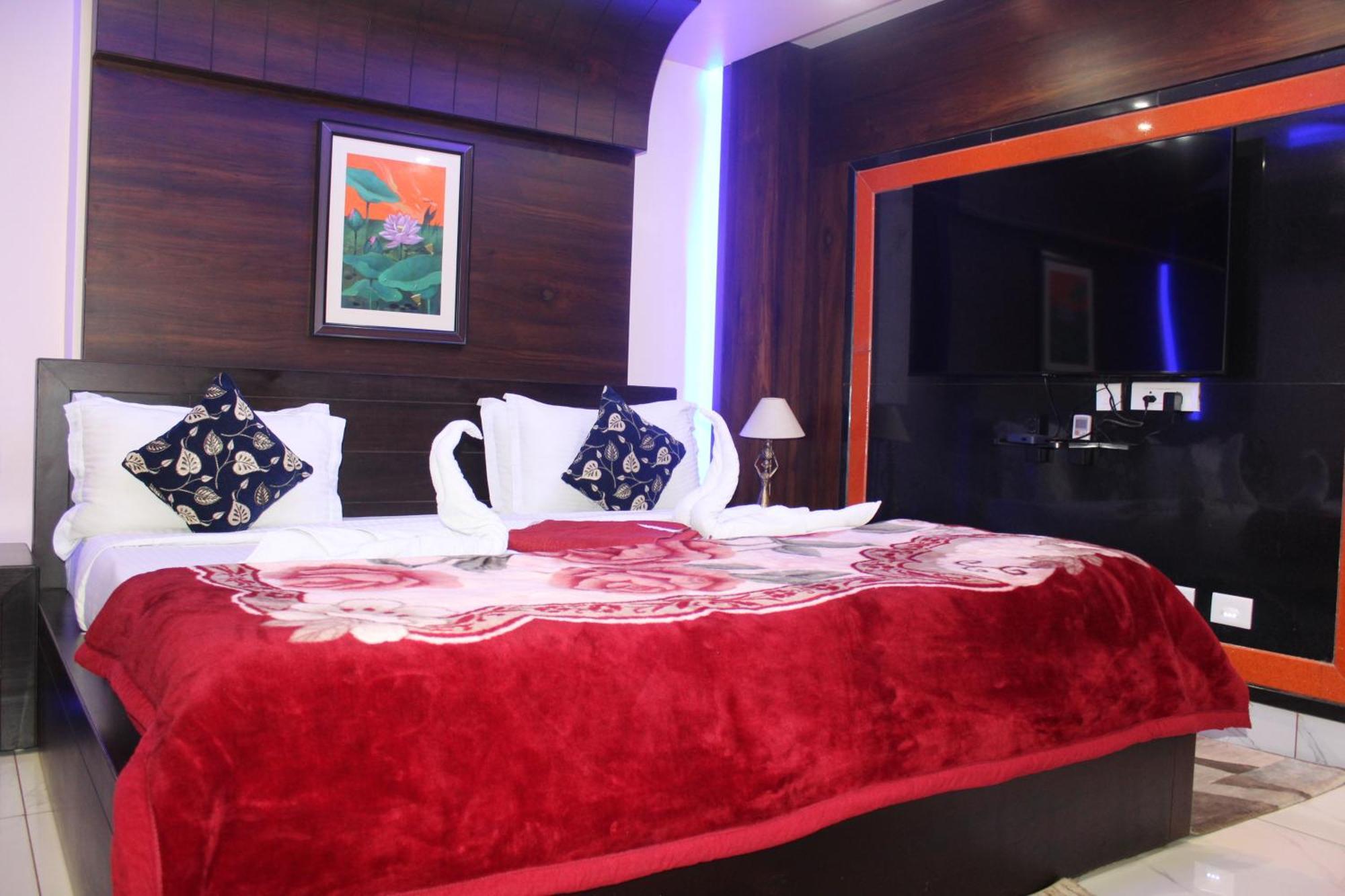 Gokul Plaza Hotell Bhubaneswar Exteriör bild
