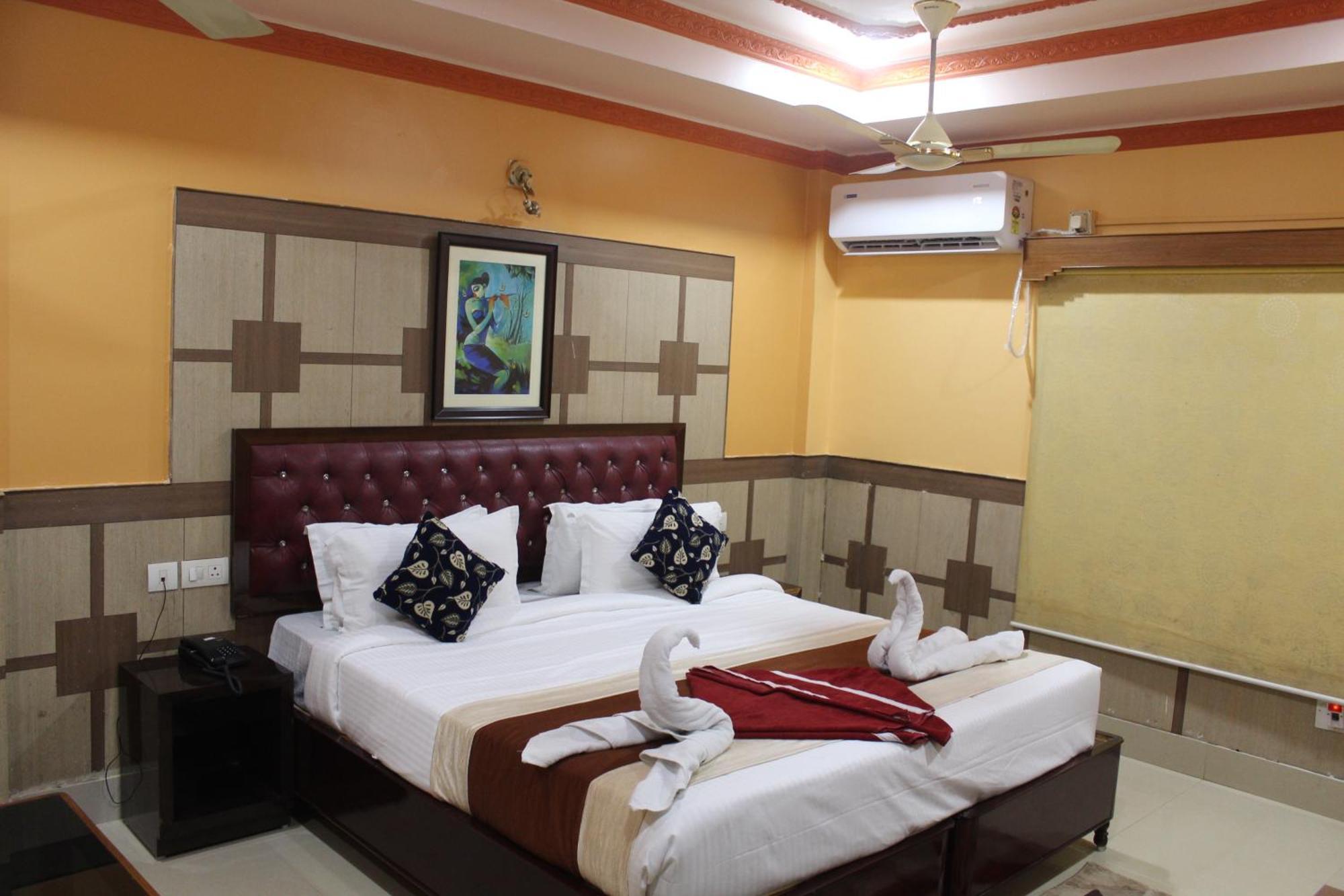 Gokul Plaza Hotell Bhubaneswar Exteriör bild