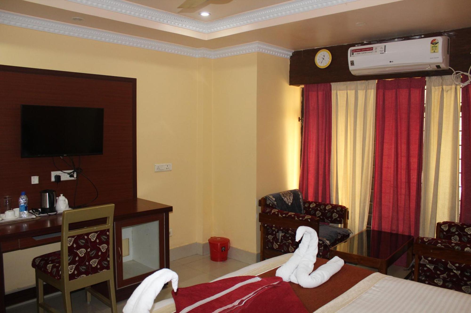 Gokul Plaza Hotell Bhubaneswar Exteriör bild