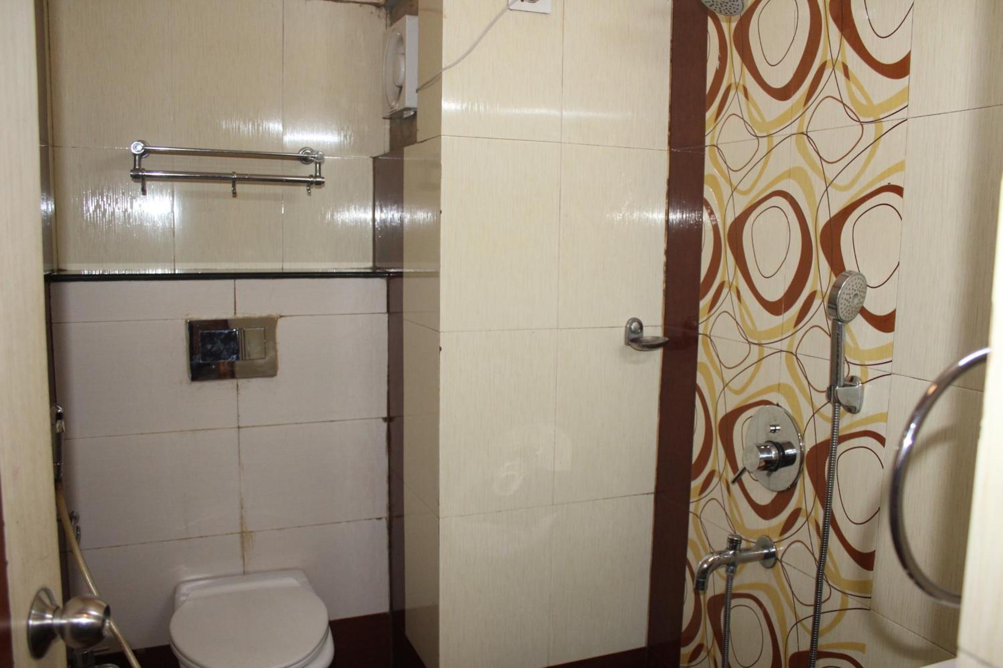 Gokul Plaza Hotell Bhubaneswar Exteriör bild